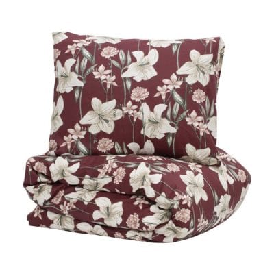 Kyrkosund Satin Bäddset Vinröd 150*210cm Från Kosta Linnewäfveri