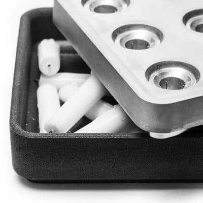 Korkskål Svart till Stumpastake Small Från Born in Sweden