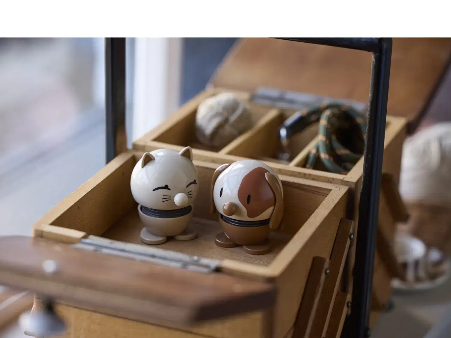 Dog Bumble White Small Höjd 6cm Hoptimist - Bild 8