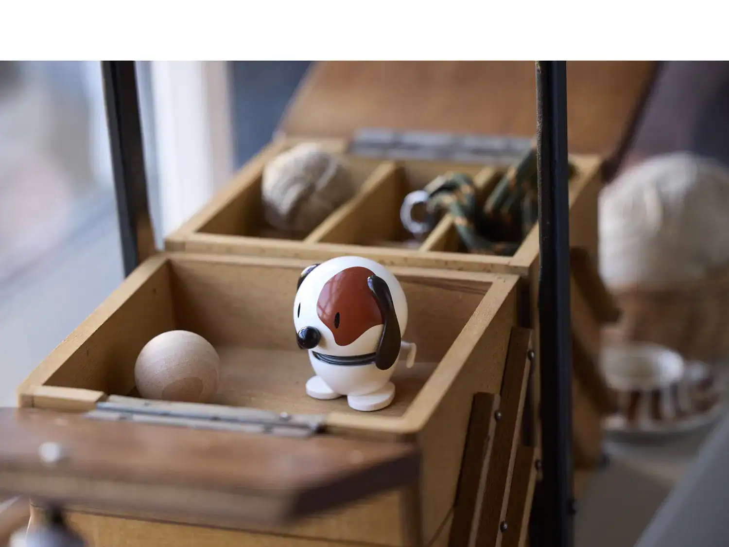 Dog Bumble White Small Höjd 6cm Hoptimist - Bild 4