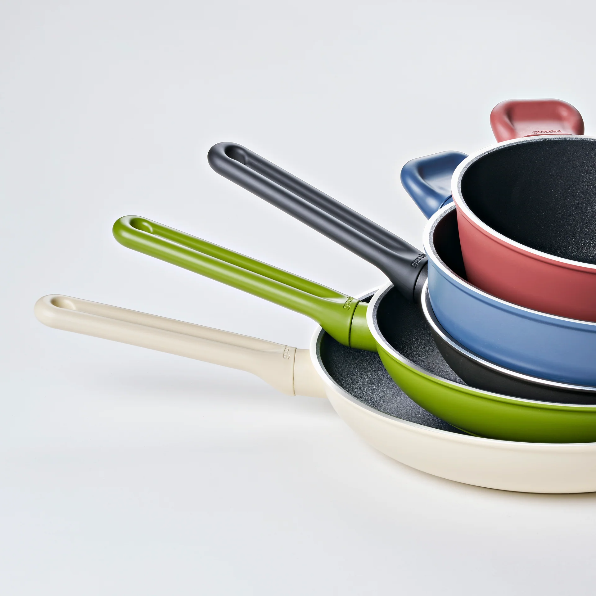 Stekpanna 32cm Cook&Color Black Keramisk beläggning Från Guzzini Designer : Spalvieri & Del Ciotto - Bild 2