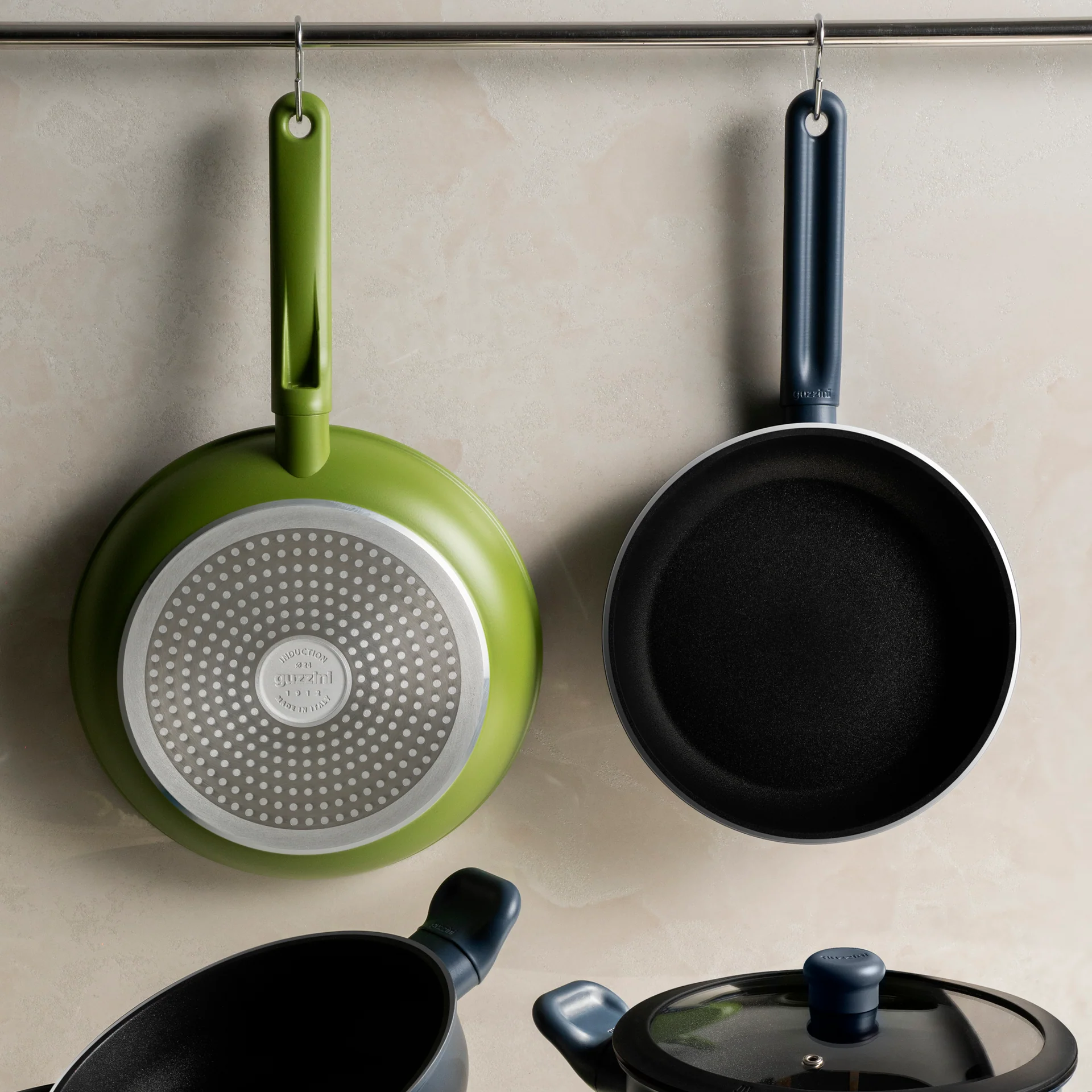 Stekpanna 28cm Cook&Color Black Keramisk beläggning Från Guzzini Designer : Spalvieri & Del Ciotto - Bild 2